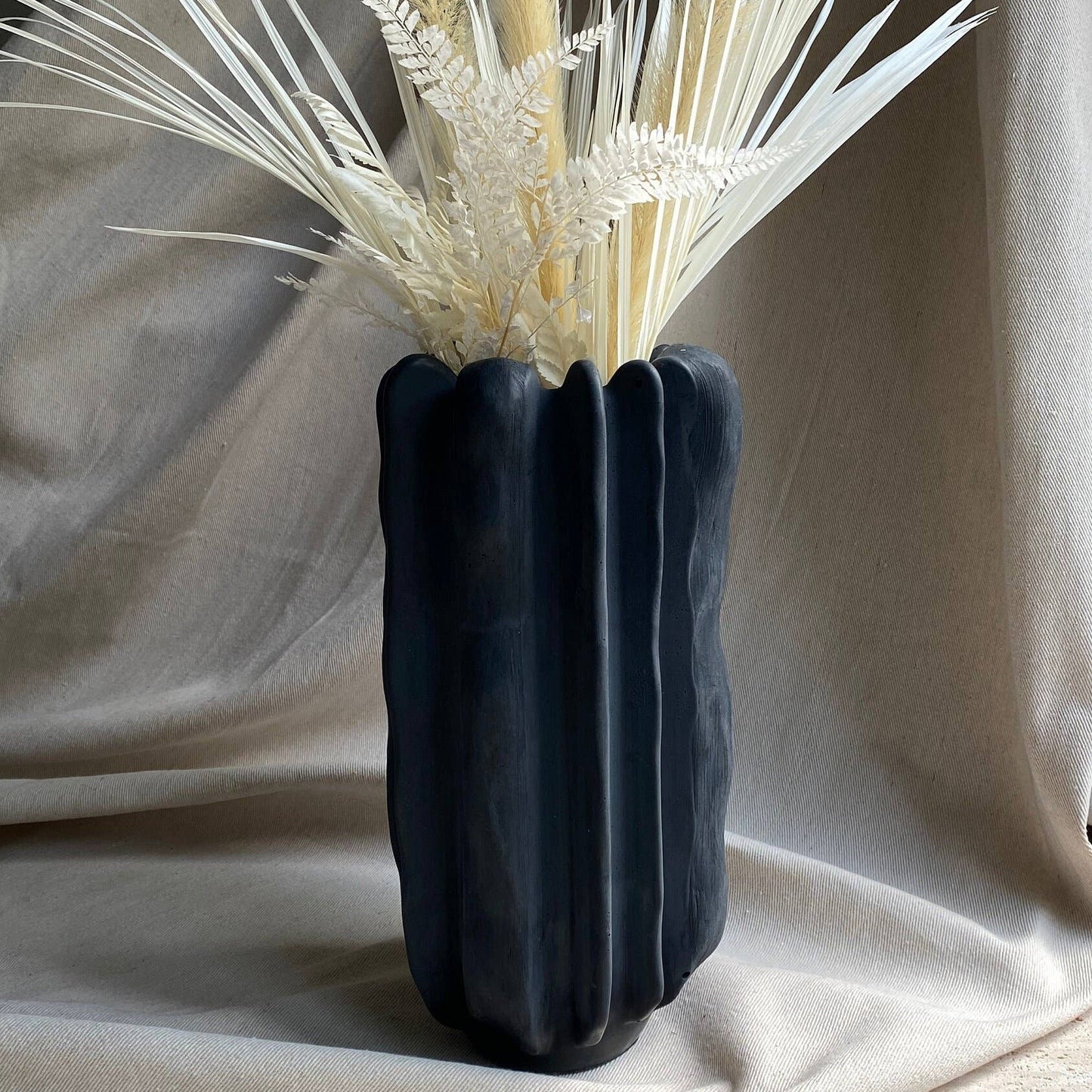 Sculpted Concrete Vase | Black