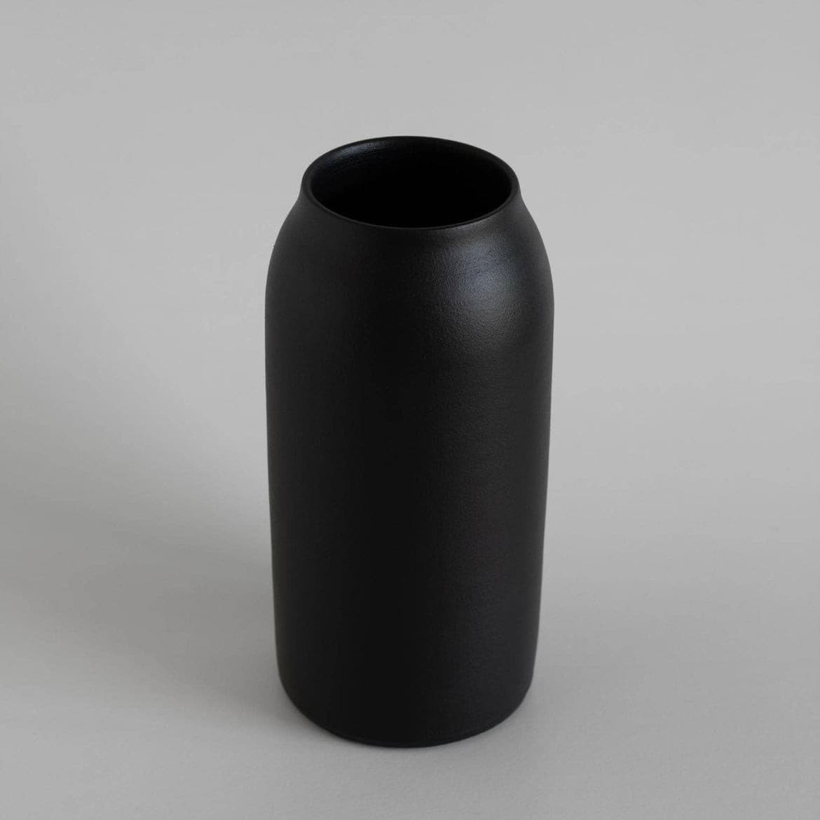 Black Simple Vase