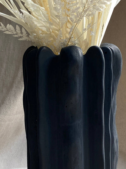 Sculpted Concrete Vase| Black