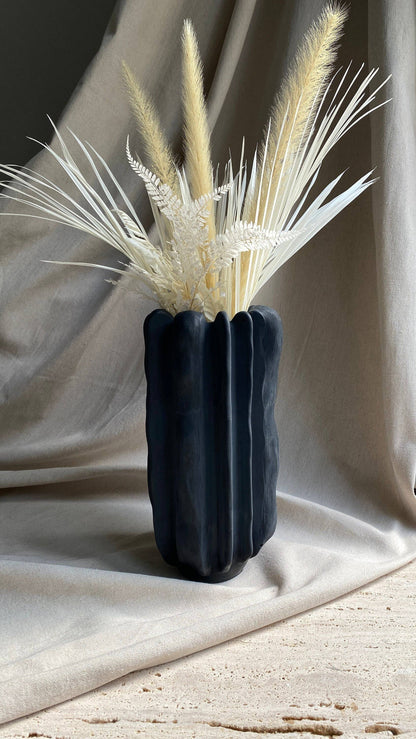 Sculpted Concrete Vase| Black